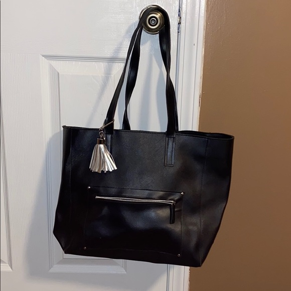 plain black tote bag